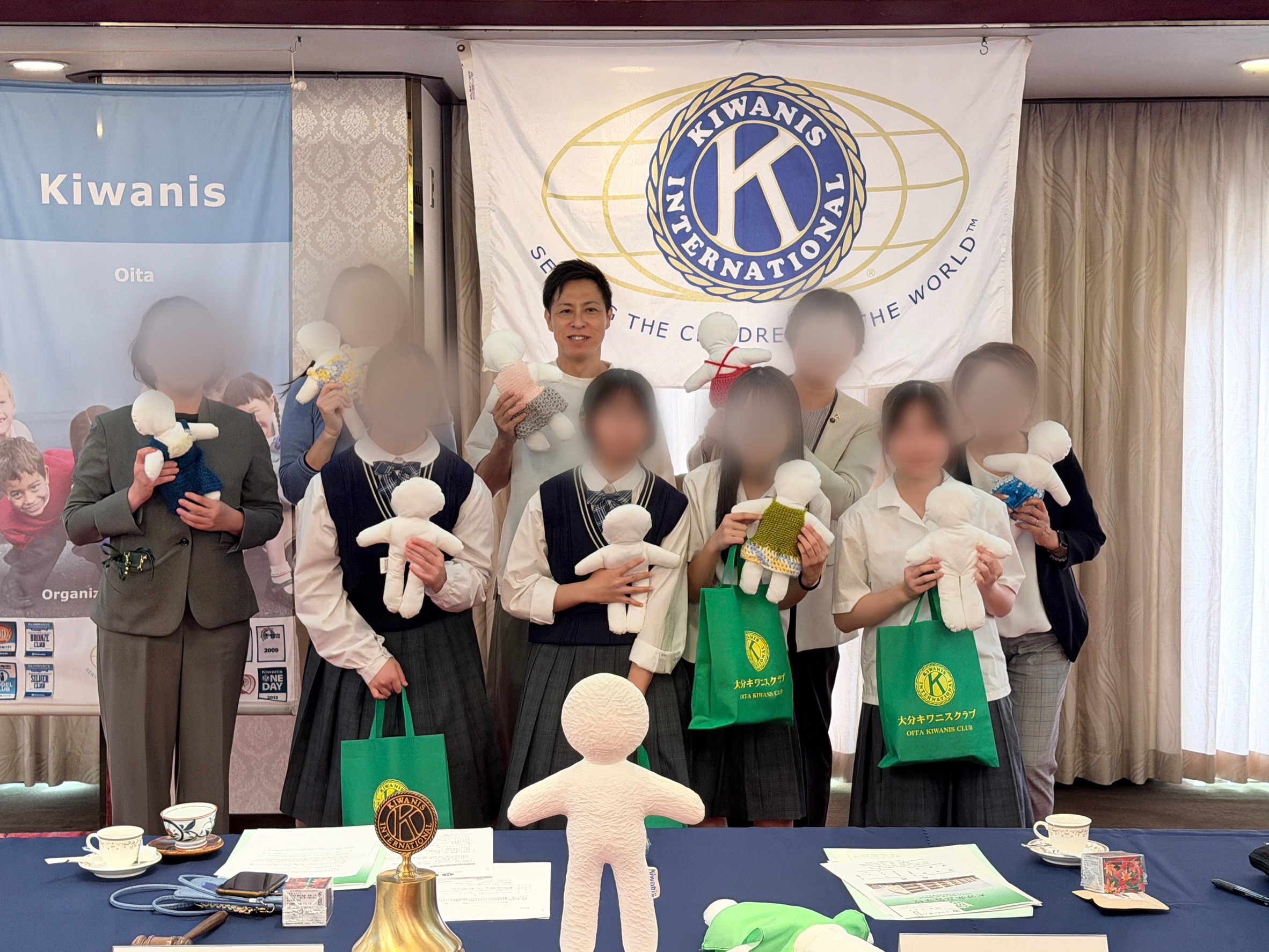 kiwanis-doll-rou-school-student